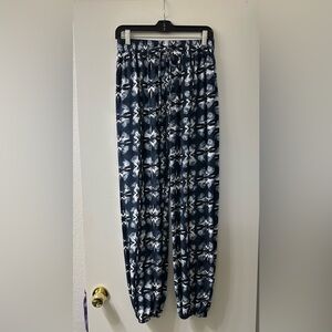 Lotus and Luna Joggers size small